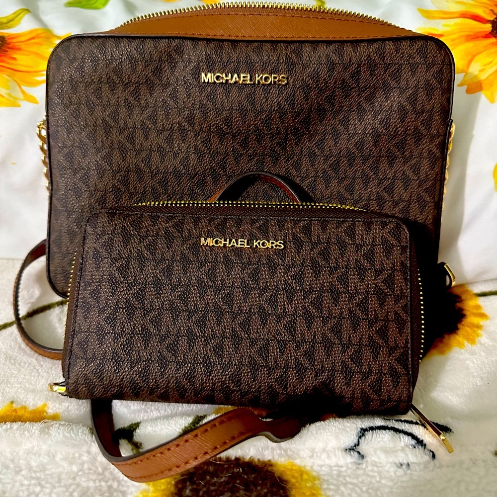 Michael Kors crossbody & wallett